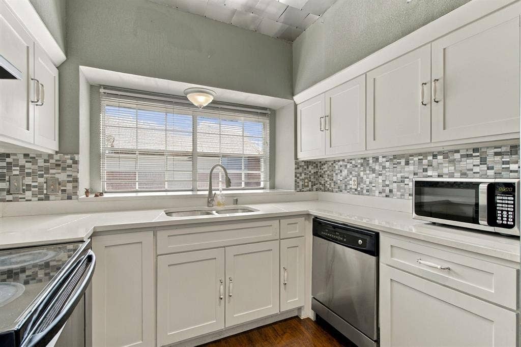 3550 Country Square Drive, #304, Carrollton, TX 75006 3550 Country Square Drive, #304, Carrollton, TX 75006