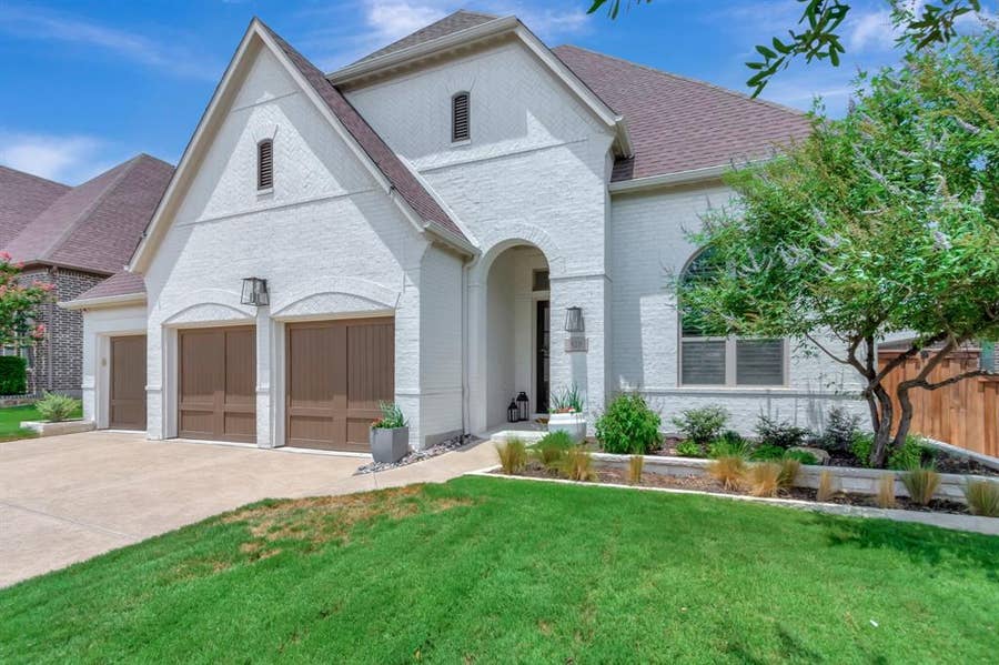 Property photo for 920 Champions Way, Roanoke, TX