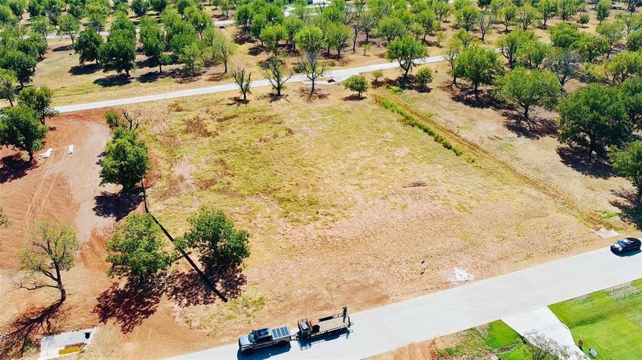 Property photo for 1131 E Landings N, Granbury, TX