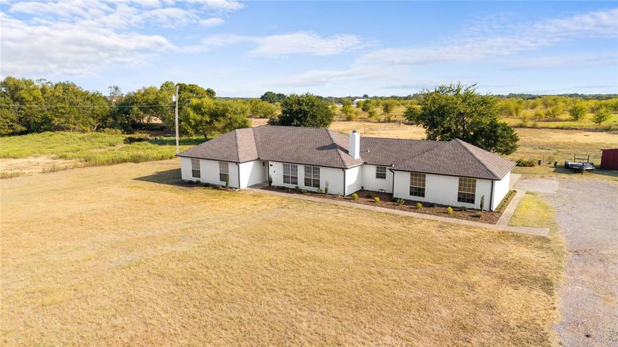 Property photo for 998 Bledsoe Road, Gunter, TX