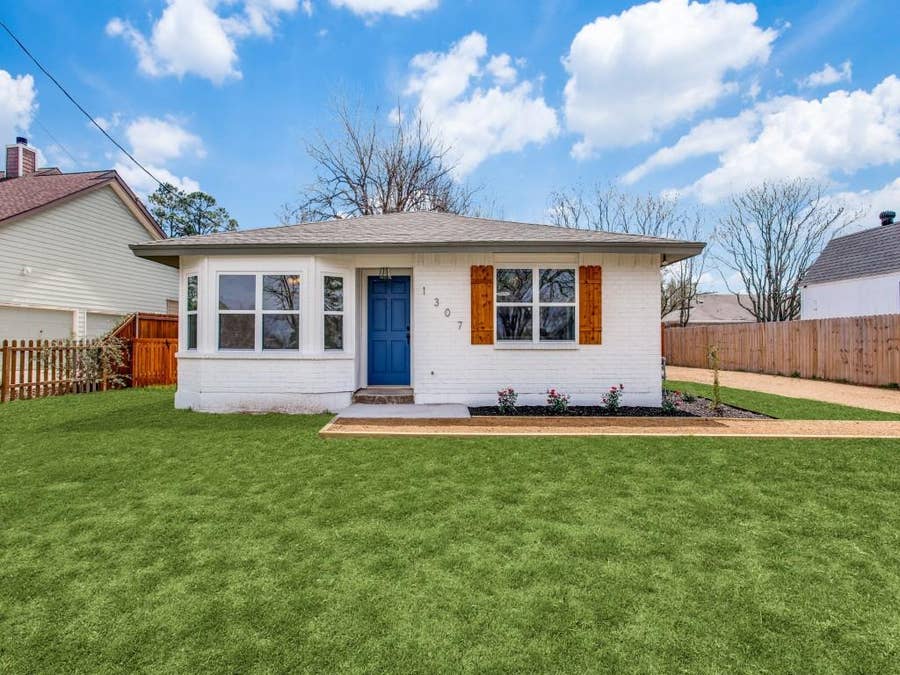 Property photo for 1307 Worthington Street, Grapevine, TX