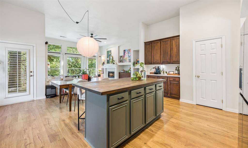 402 Brookside Drive, Lake Dallas, TX 75065 402 Brookside Drive, Lake Dallas, TX 75065