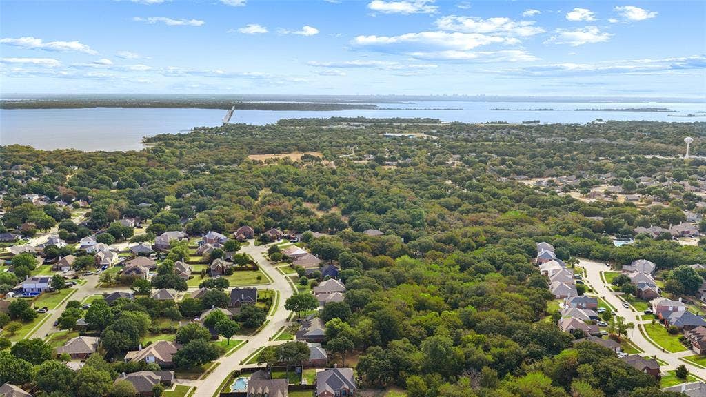 402 Brookside Drive, Lake Dallas, TX 75065 402 Brookside Drive, Lake Dallas, TX 75065