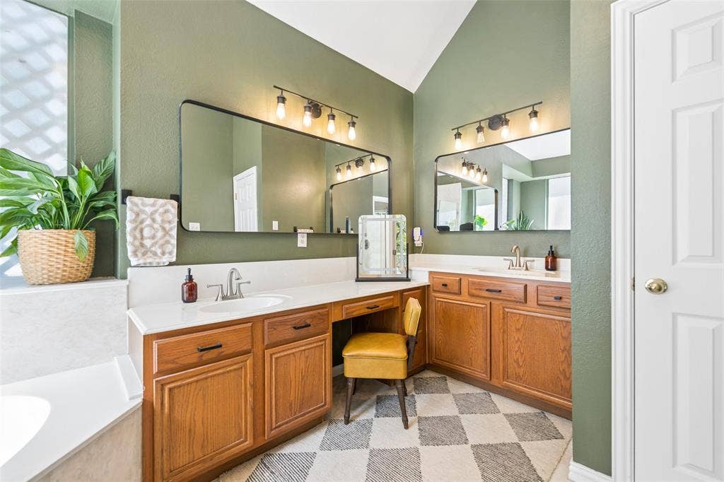 402 Brookside Drive, Lake Dallas, TX 75065 402 Brookside Drive, Lake Dallas, TX 75065