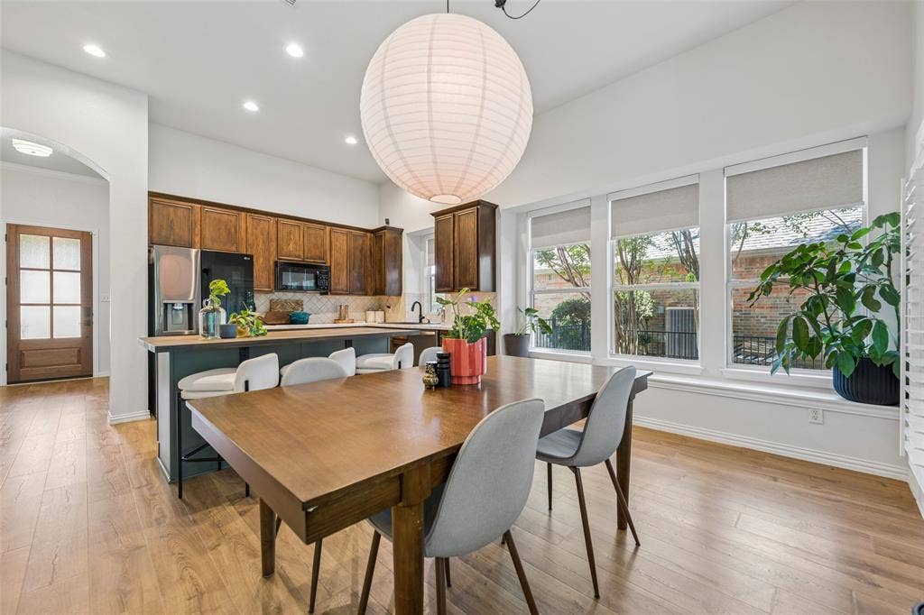 402 Brookside Drive, Lake Dallas, TX 75065 402 Brookside Drive, Lake Dallas, TX 75065