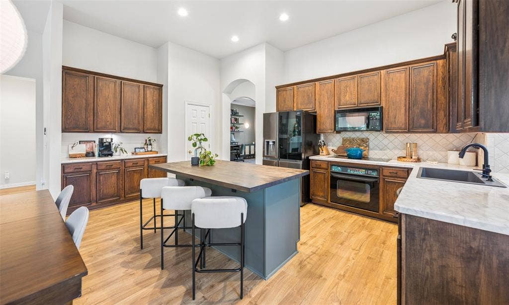 402 Brookside Drive, Lake Dallas, TX 75065 402 Brookside Drive, Lake Dallas, TX 75065