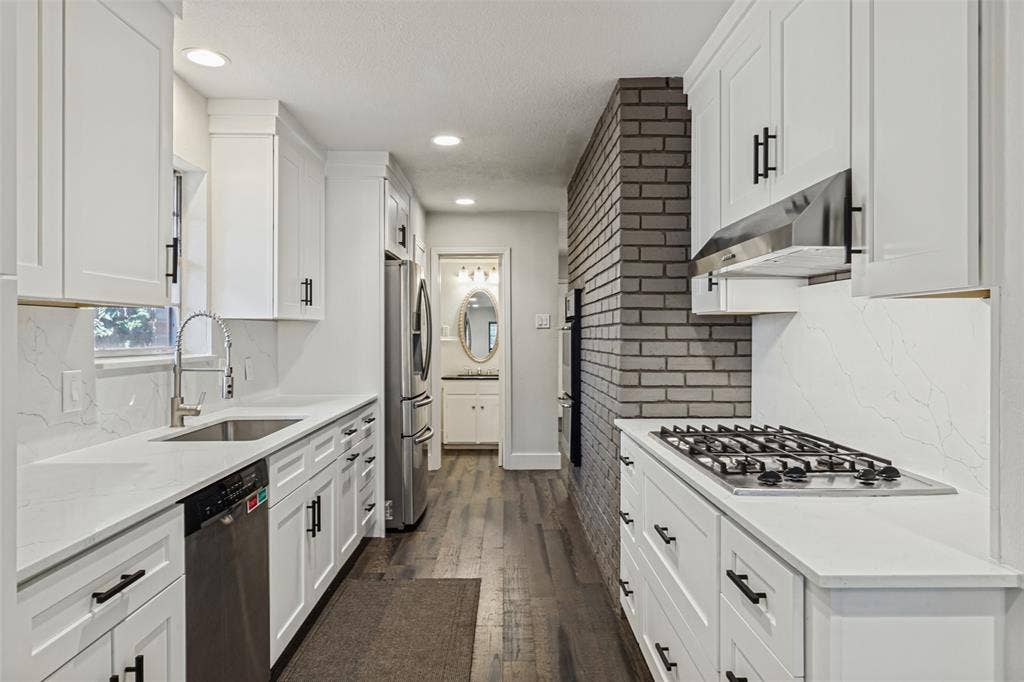 2868 Ripplewood Drive, Dallas, TX 75228