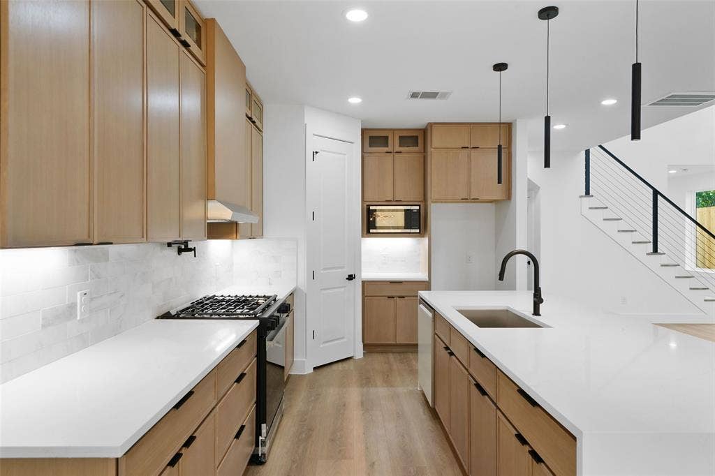 511 Avenue J, Dallas, TX 75203 511 Avenue J, Dallas, TX 75203