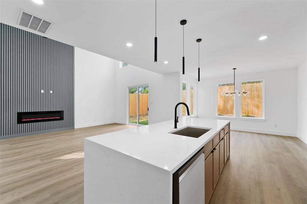 511 Avenue J, Dallas, TX 75203 511 Avenue J, Dallas, TX 75203