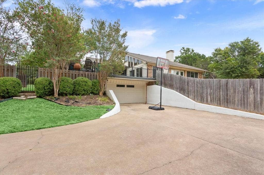 2424 Richards Drive, Waco, TX 76710 2424 Richards Drive, Waco, TX 76710