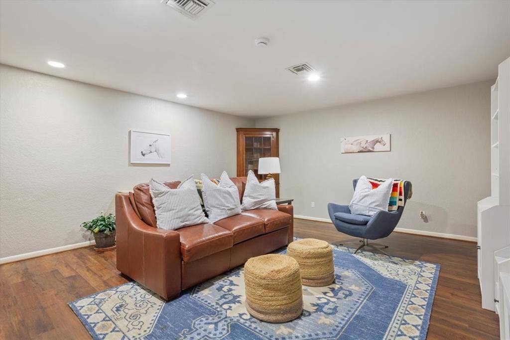 2424 Richards Drive, Waco, TX 76710 2424 Richards Drive, Waco, TX 76710