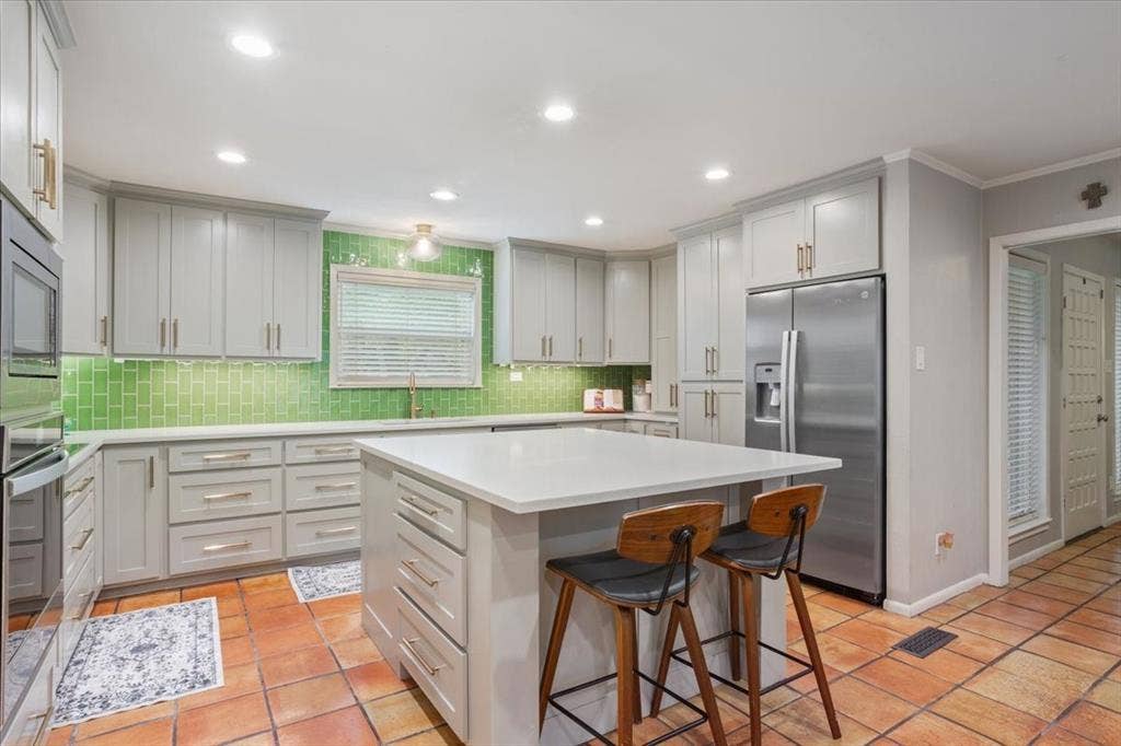 2424 Richards Drive, Waco, TX 76710 2424 Richards Drive, Waco, TX 76710