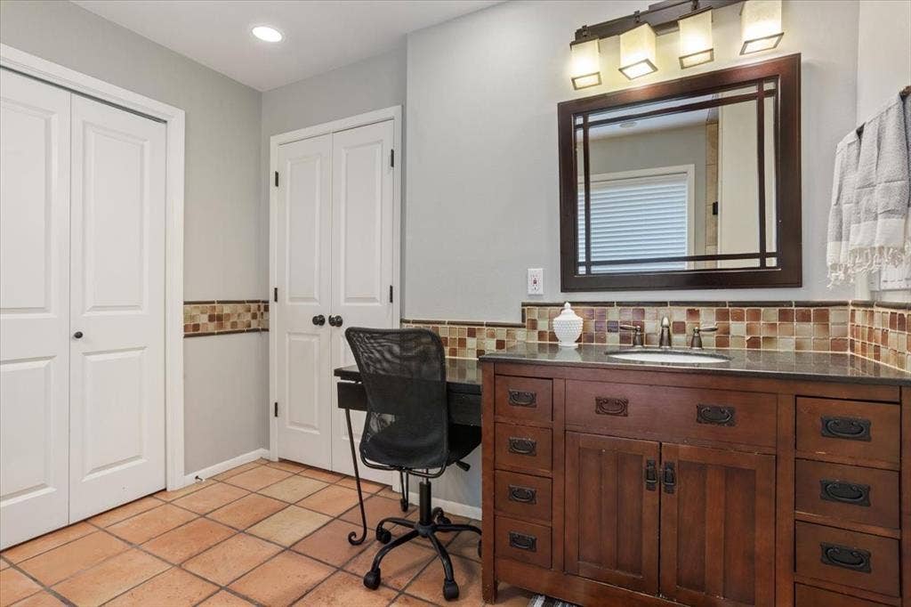 2424 Richards Drive, Waco, TX 76710 2424 Richards Drive, Waco, TX 76710