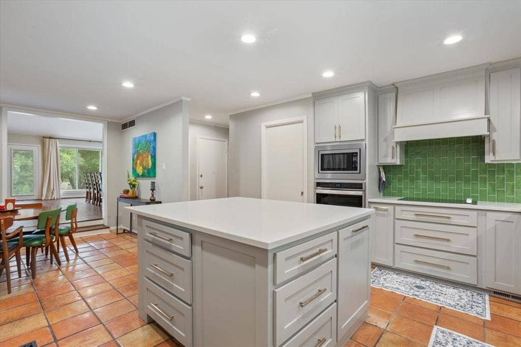 2424 Richards Drive, Waco, TX 76710 2424 Richards Drive, Waco, TX 76710