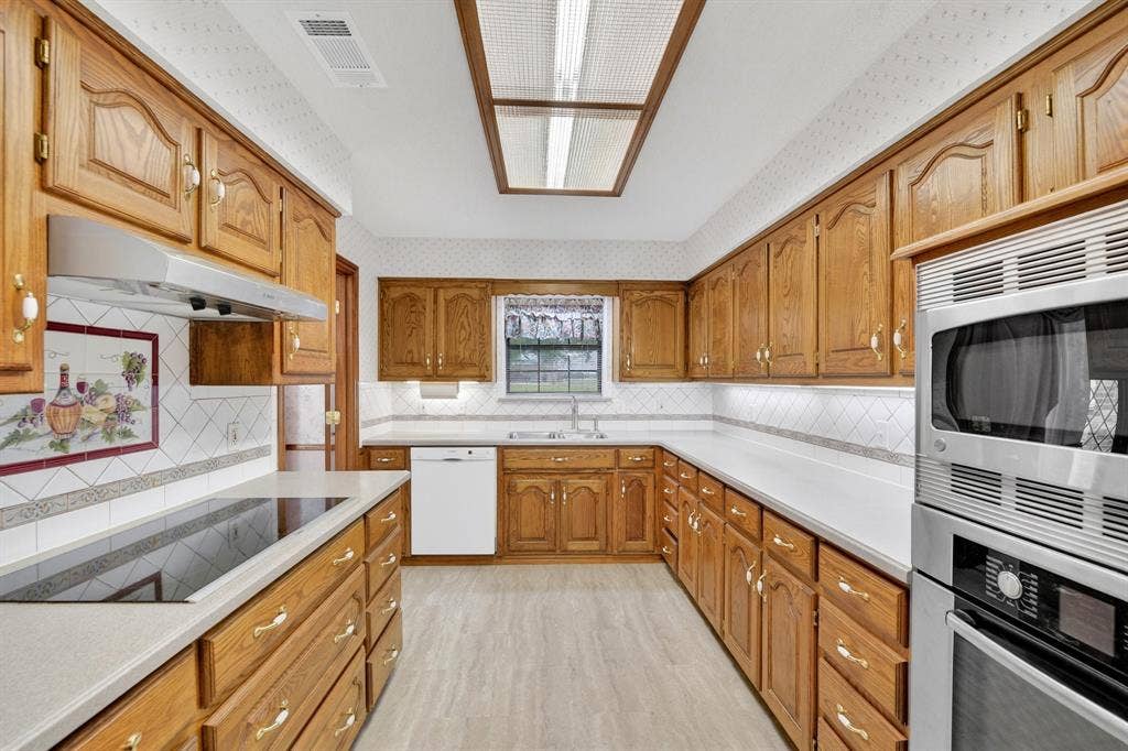 4120 Merriman Drive, Plano, TX 75074 4120 Merriman Drive, Plano, TX 75074