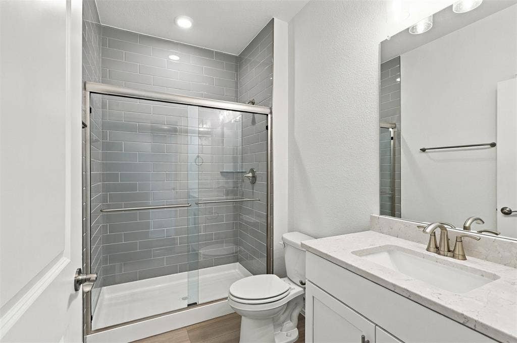4001 Maida Road, McKinney, TX 75071 Downstairs FULL bath with walk-in shower