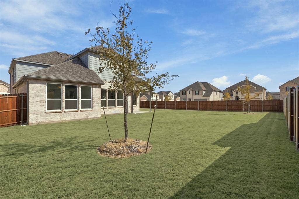 4001 Maida Road, McKinney, TX 75071 MASSIVE YARD