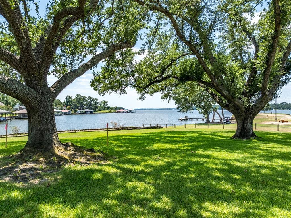 109 Key Allegro Drive, Bullard, TX 75757 109 Key Allegro Drive, Bullard, TX 75757