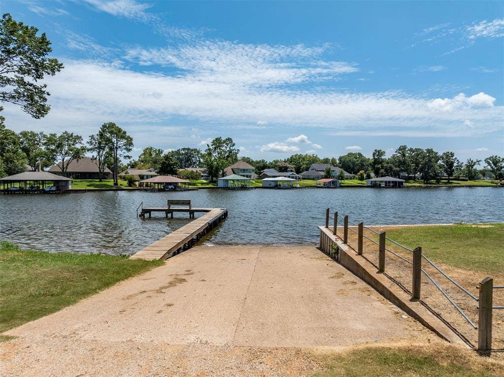 109 Key Allegro Drive, Bullard, TX 75757 109 Key Allegro Drive, Bullard, TX 75757