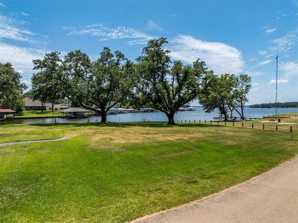 109 Key Allegro Drive, Bullard, TX 75757 109 Key Allegro Drive, Bullard, TX 75757