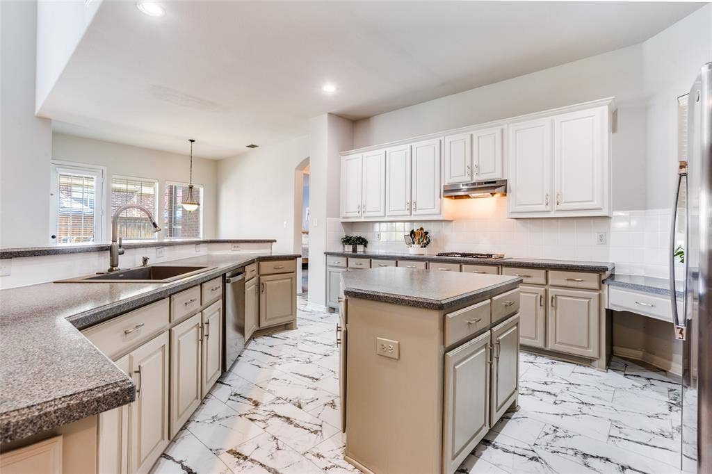 810 Shadybrook Drive, Murphy, TX 75094 810 Shadybrook Drive, Murphy, TX 75094