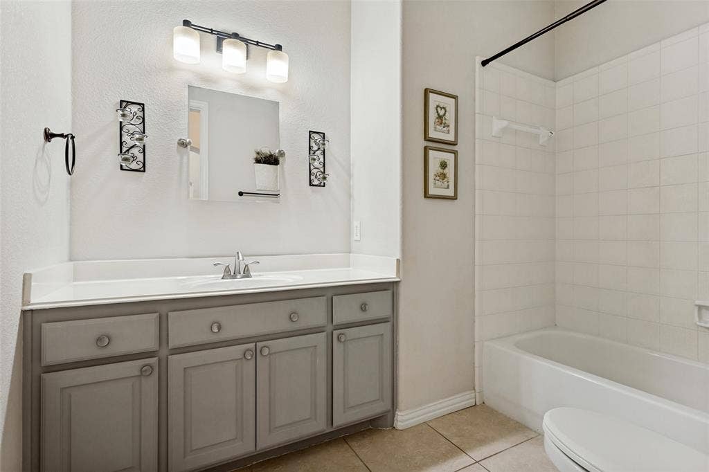 810 Shadybrook Drive, Murphy, TX 75094 810 Shadybrook Drive, Murphy, TX 75094