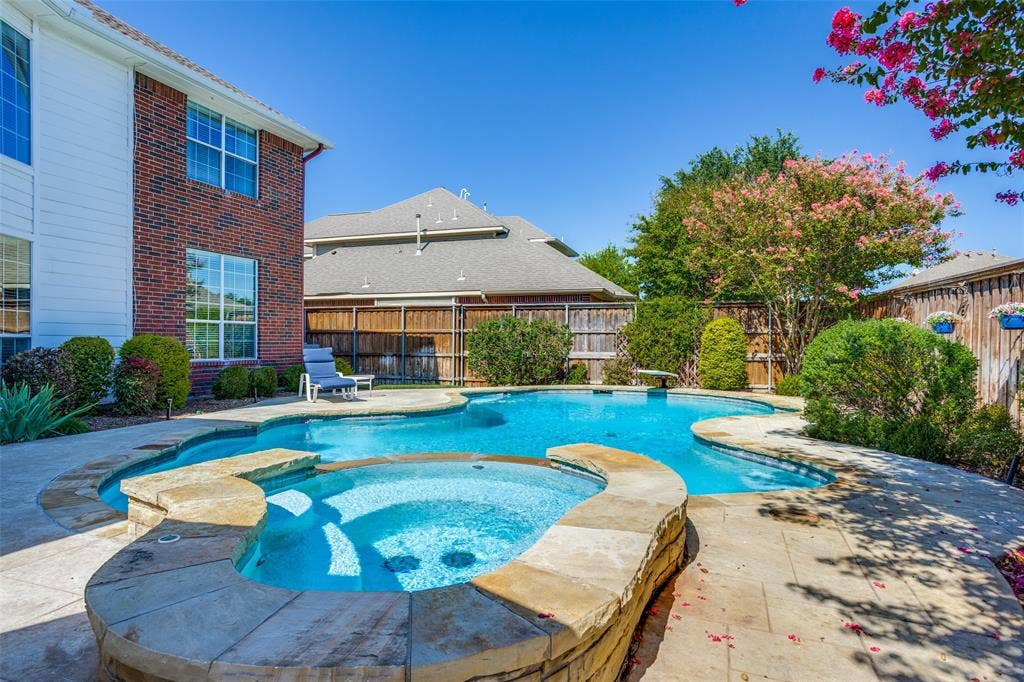 810 Shadybrook Drive, Murphy, TX 75094 810 Shadybrook Drive, Murphy, TX 75094