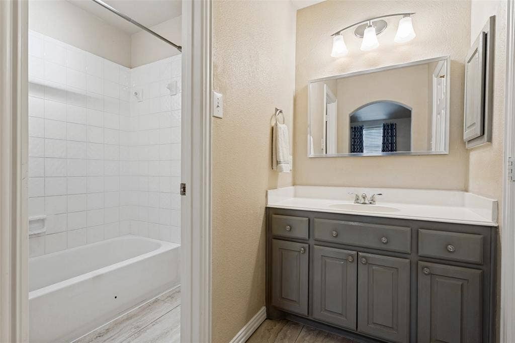 810 Shadybrook Drive, Murphy, TX 75094 810 Shadybrook Drive, Murphy, TX 75094