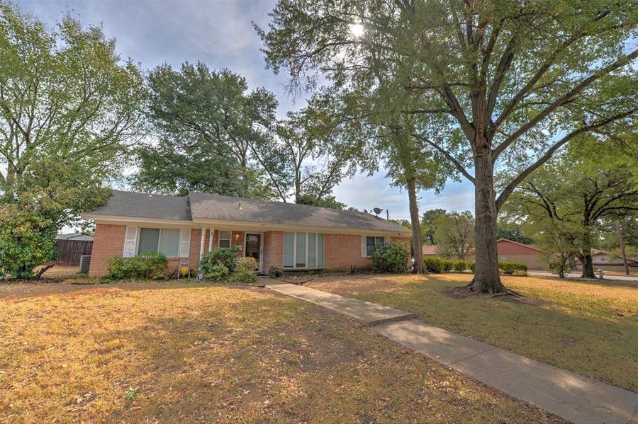 Property photo for 801 Canyon Ridge Drive, Euless, TX