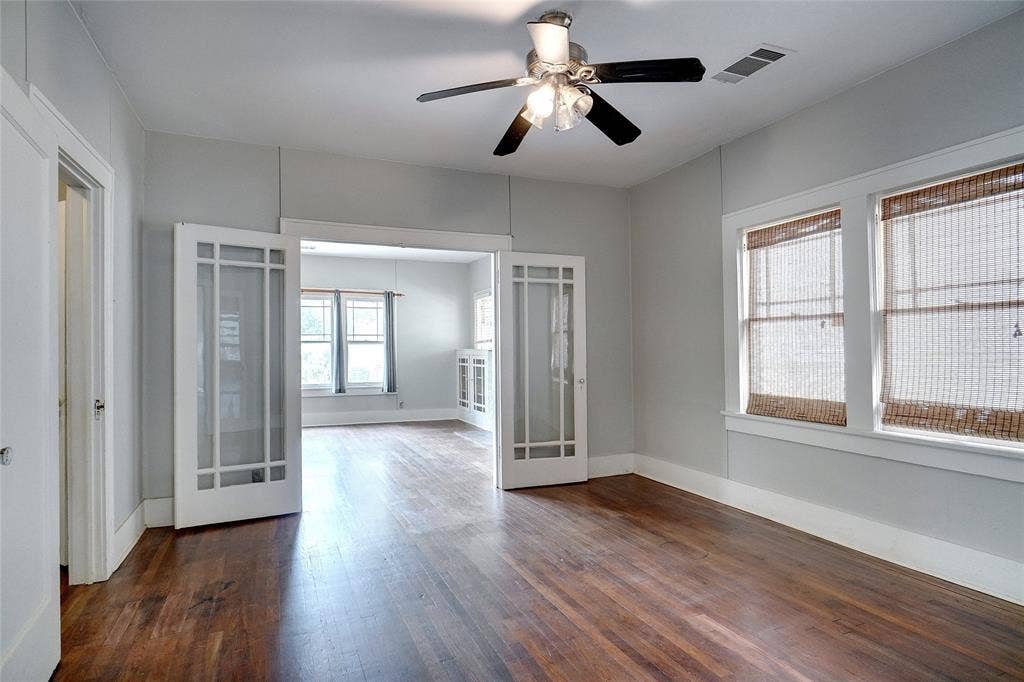 916 W Hickory Street, Denton, TX 76201 916 W Hickory Street, Denton, TX 76201