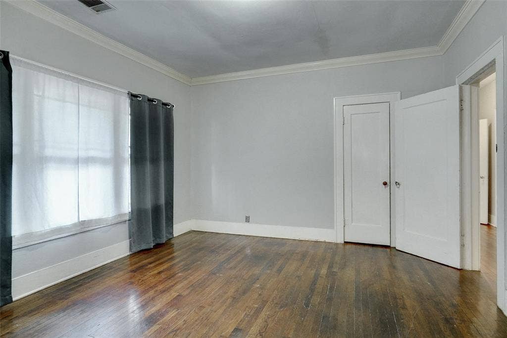 916 W Hickory Street, Denton, TX 76201 916 W Hickory Street, Denton, TX 76201
