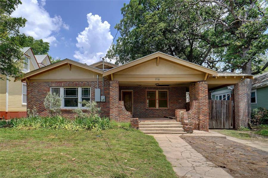 Property photo for 916 W Hickory Street, Denton, TX
