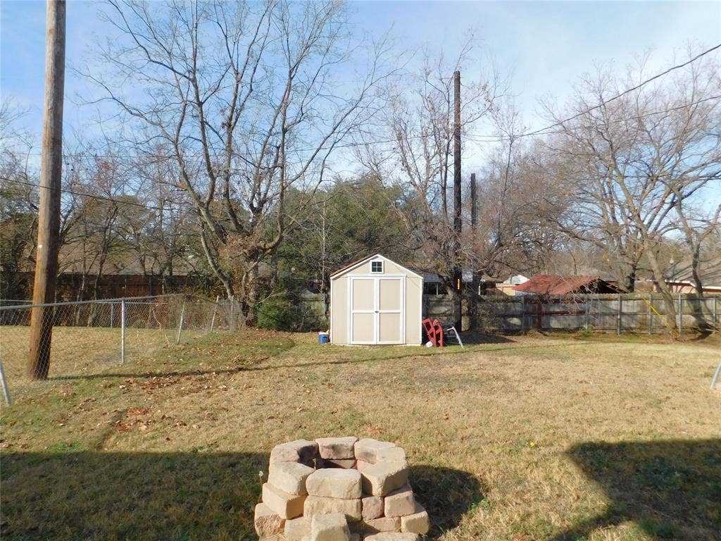 2212 Bernard Street, Denton, TX 76205 2212 Bernard Street, Denton, TX 76205