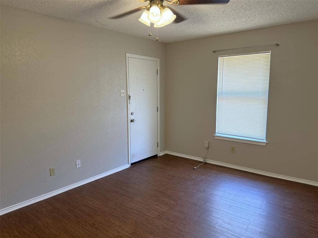 2212 Bernard Street, Denton, TX 76205 2212 Bernard Street, Denton, TX 76205