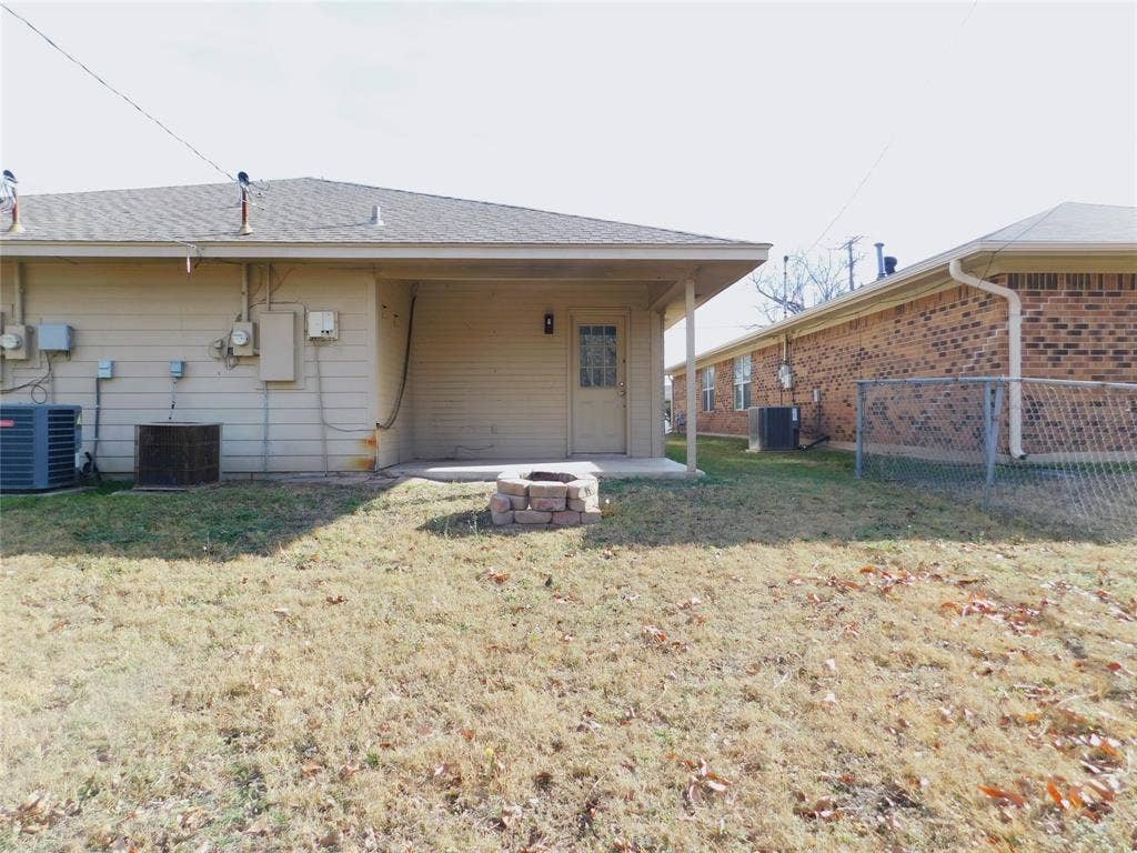 2212 Bernard Street, Denton, TX 76205 2212 Bernard Street, Denton, TX 76205