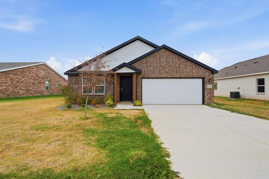 Property photo for 417 Jameson Street, Springtown, TX