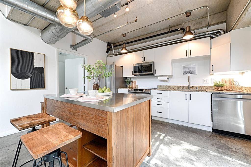 1001 Belleview Street, #104, Dallas, TX 75215