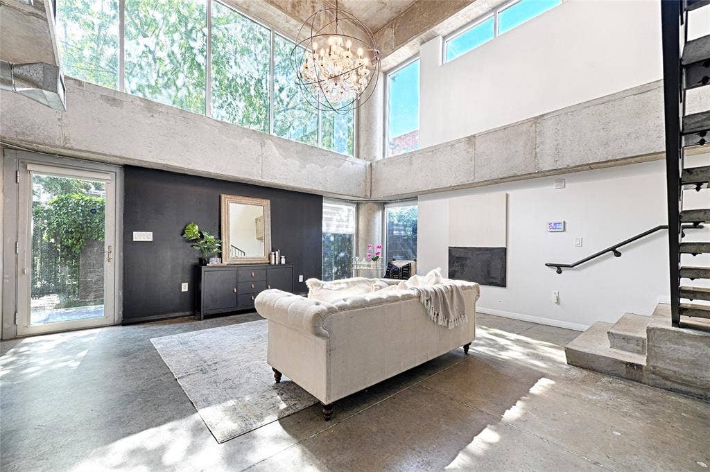 1001 Belleview Street, #104, Dallas, TX 75215