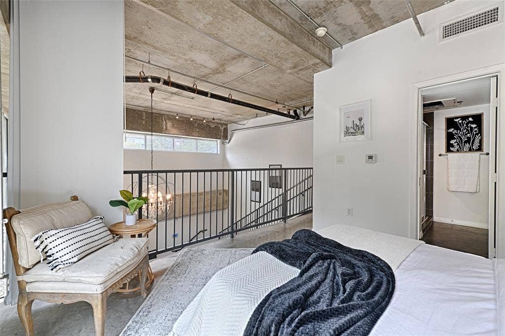 1001 Belleview Street, #104, Dallas, TX 75215
