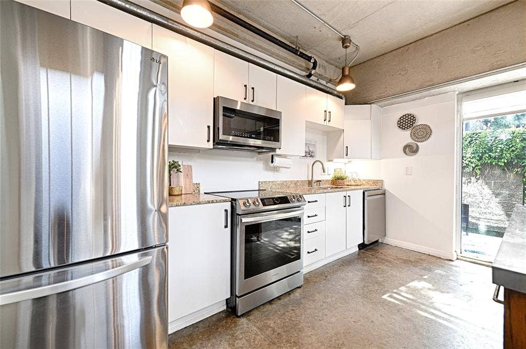 1001 Belleview Street, #104, Dallas, TX 75215