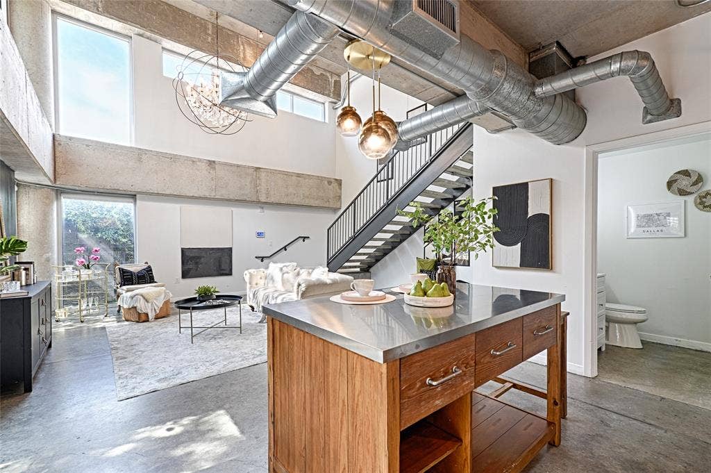 1001 Belleview Street, #104, Dallas, TX 75215