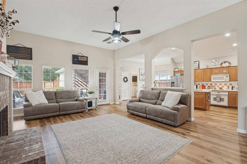 4914 Petersburg Drive, Rowlett, TX 75088 4914 Petersburg Drive, Rowlett, TX 75088