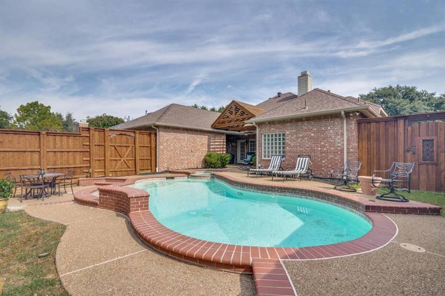 Property photo for 4914 Petersburg Drive, Rowlett, TX