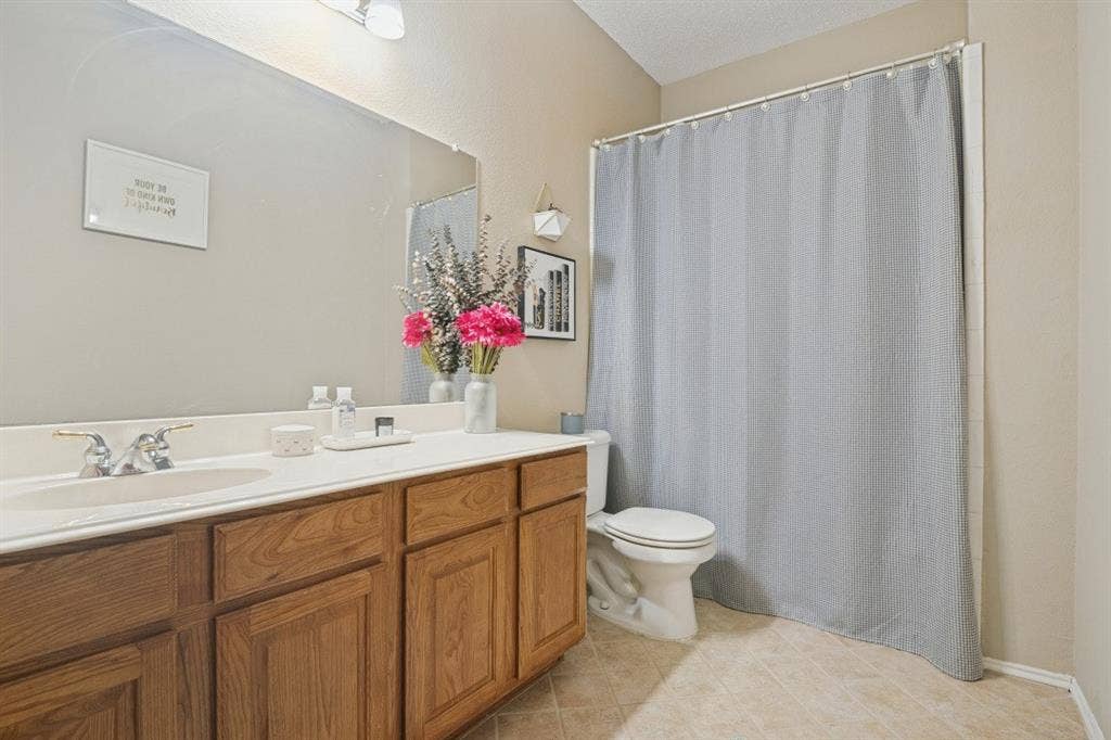 4914 Petersburg Drive, Rowlett, TX 75088 4914 Petersburg Drive, Rowlett, TX 75088