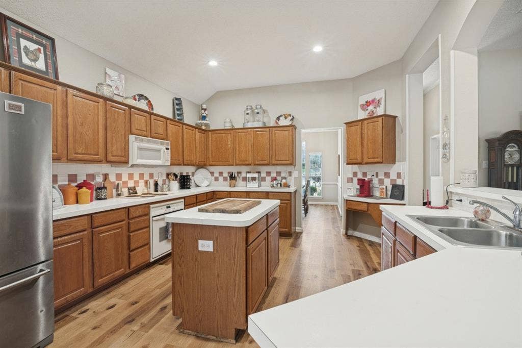4914 Petersburg Drive, Rowlett, TX 75088 4914 Petersburg Drive, Rowlett, TX 75088