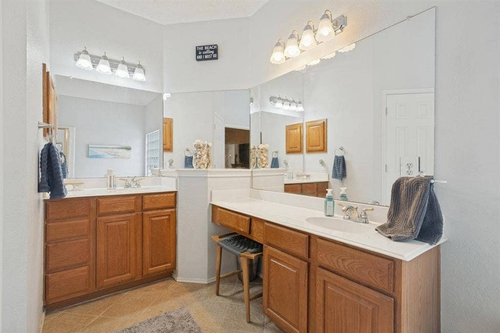 4914 Petersburg Drive, Rowlett, TX 75088 4914 Petersburg Drive, Rowlett, TX 75088
