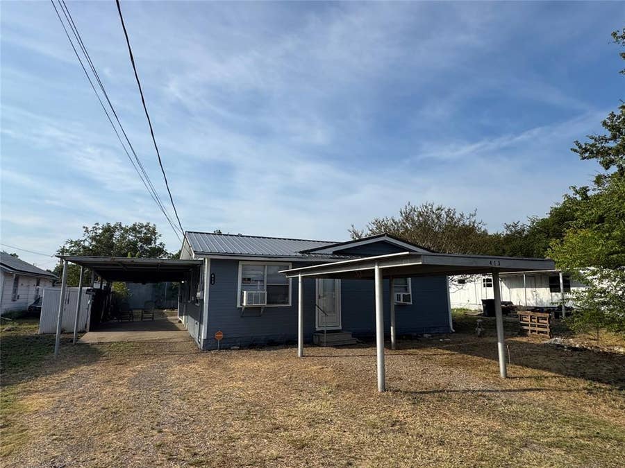Property photo for 413 E Locust Street, Whitewright, TX