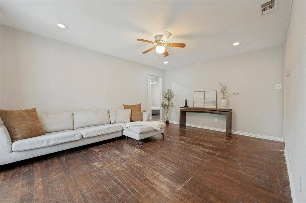 2614 Valwood Parkway, Farmers Branch, TX 75234 2614 Valwood Parkway, Farmers Branch, TX 75234
