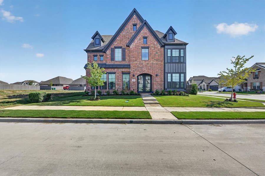Property photo for 3502 Burdock Lane, Venus, TX