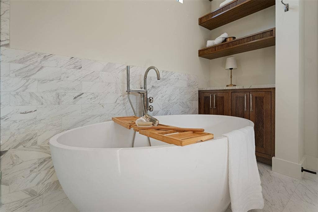 5840 Charlestown Drive, Dallas, TX 75230 5840 Charlestown Drive, Dallas, TX 75230